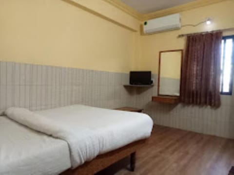 TV and multimedia, Photo of the whole room, Bedroom, air conditioner