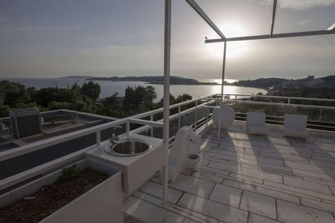 Property building, View (from property/room), Balcony/Terrace, Sea view, Sunset