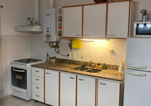 Kitchen or kitchenette, minibar, pet friendly, stove