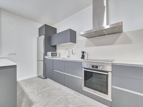 Kitchen or kitchenette, minibar, pet friendly, stove