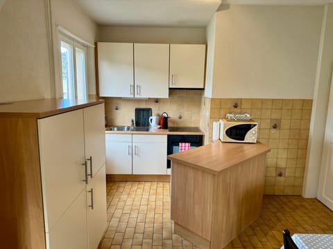 Kitchen or kitchenette, minibar, oven, pet friendly, stove