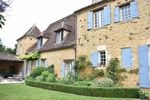 Property building, Garden view