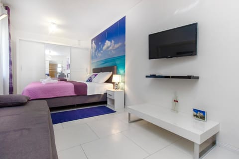 TV and multimedia, Photo of the whole room