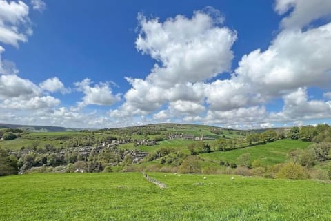 Apple Cottage: 19th Century Charm in Calder Valley House in Calderdale