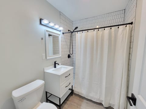 Room for rent with own bathroom Location de vacances in Hartford