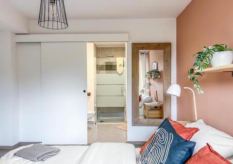 Confortable T2 pour 4 voyageurs, parking privé et terrasse Apartamento in Toulouse