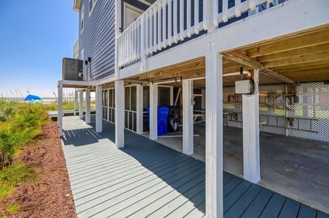 Sea Whoa Paradise House in North Topsail Beach