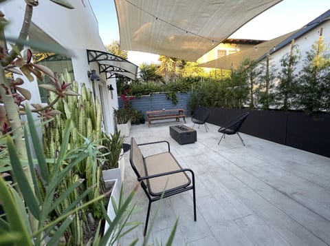 Resort Getaway in Private Garden Terrace Villa w Luxury Amenities Chalet in Echo Park