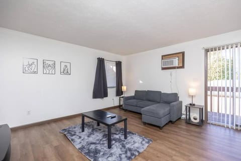 Quiet 2-Bedroom Apartment Apartamento in Miamisburg