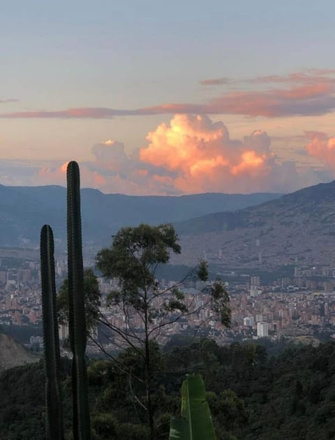 Las Mañanitas Habitación Aurora Vacation rental in Medellin