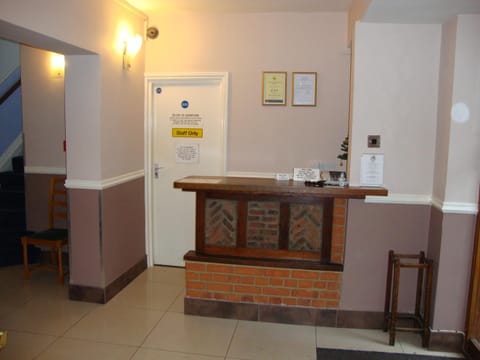 Gainsborough Lodge Bed and Breakfast in Horley