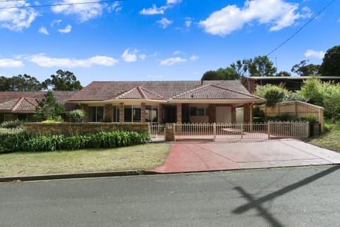 Sunset View House in Lakes Entrance