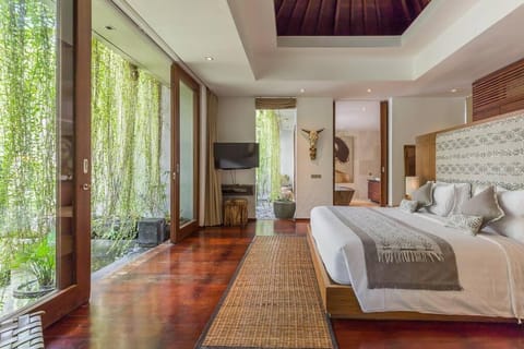 Eshara 123 in Oberoi our 8 BR Villa with 3 Pool close to Beach Villa in Kuta