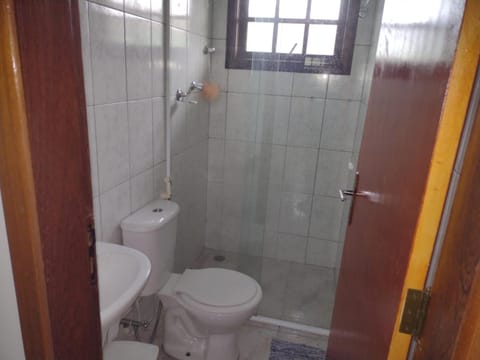 Shower, Toilet