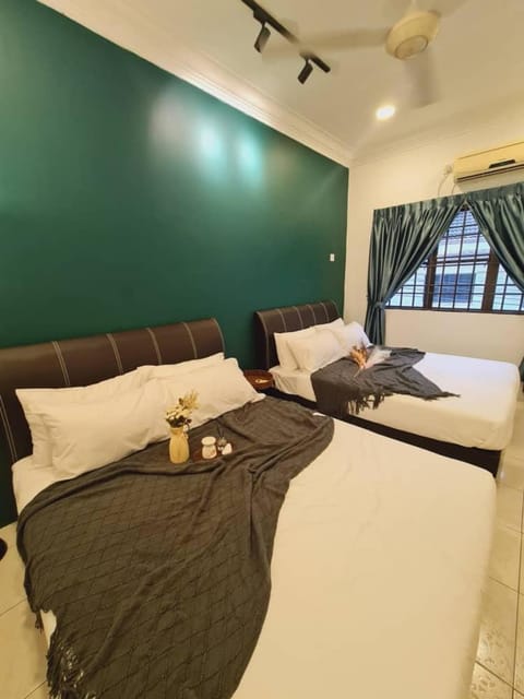Pleasant Stay @ Sunway (16-20 pax ) 5 min to Lost World of Tambun Maison in Ipoh