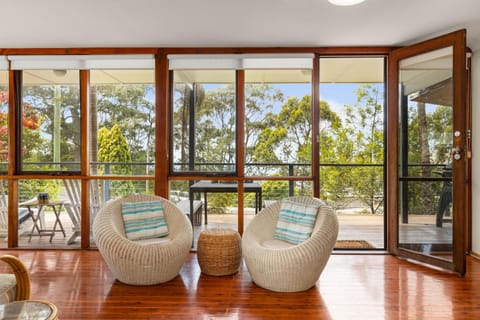 Possum House by Experience Jervis Bay House in Vincentia