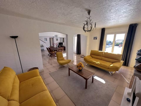 Villa 8 pers avec piscine privée, clim et wifi proche plages - FR-1-768-29 Villa in Roquebrune-sur-Argens