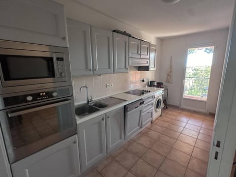 T3 avec Piscine, Clim et Terrasse - 6 pers. - FR-1-768-39 Apartment in Sainte-Maxime