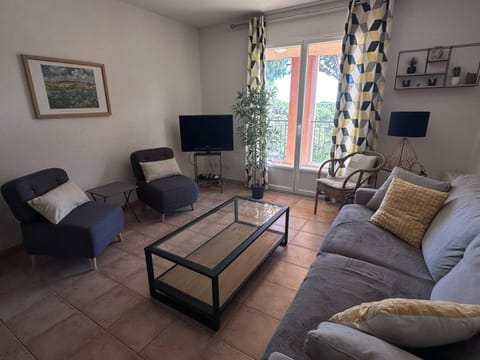 T3 avec Piscine, Clim et Terrasse - 6 pers. - FR-1-768-39 Apartment in Sainte-Maxime