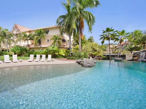 Luxury tropical 2bedroom apartment in resort 4 swimming pools Condo in Edge Hill