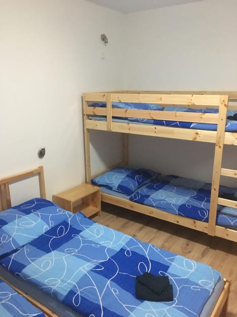 Bed, bunk bed