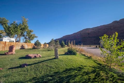 Redrock Moab Tiny House w Large Loft Site 8 Casa in Spanish Valley