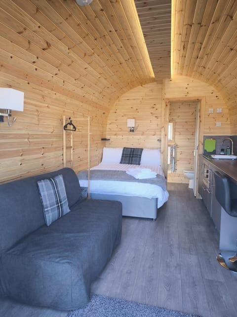 Bed, Living room
