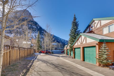 Frisco Townhome Close to Ski Resorts and Hiking House in Frisco