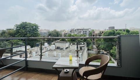 BluO 1BHK Suite - Balcony, Lift, Gym, Parking Hotel in Gurugram