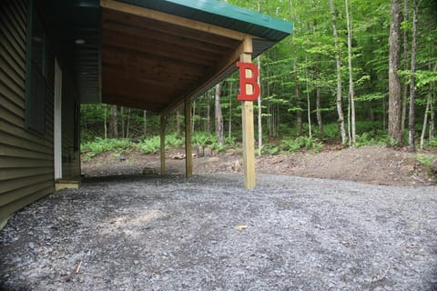 Camp Bear Path Maison in Webb
