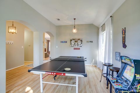 Peaceful Humble Home with Game Room and Outdoor Spots! House in Kingwood