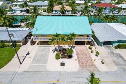 Sea Pointe & Canal-side Charisma House in Key Colony Beach