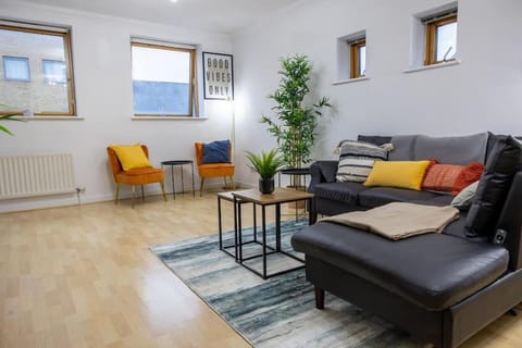 Morden London Apartment, By the Sea with Free Parking Apartment in London Borough of Lewisham