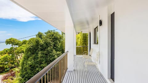 Holiday on The Hill - 29 Wallawa Rd, Nelson Bay House in Corlette