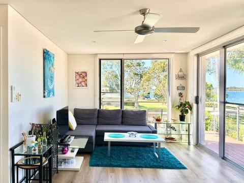 Cosy unit with park & water view Condo in Ballina