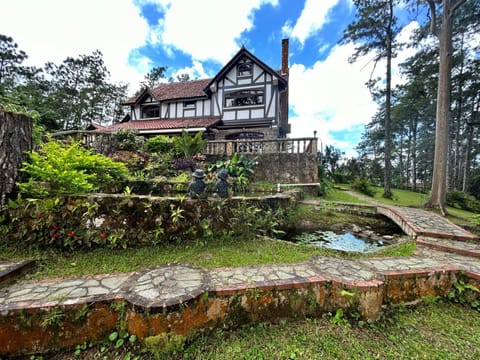 Cerro Azul Mountain Retreat House in Panama City, Panama