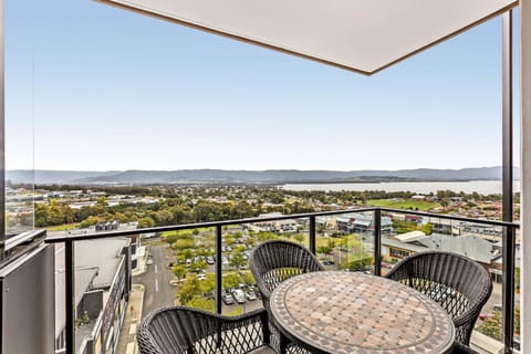 Balcony/Terrace, Lake view