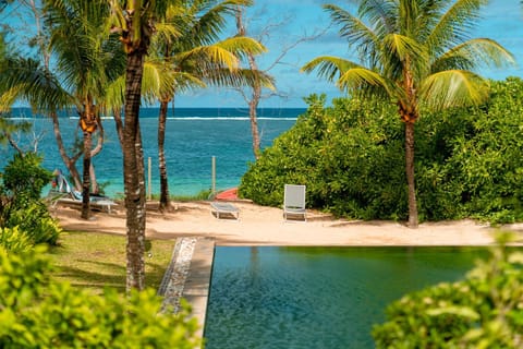 Stunning Belle Mare Beachfront luxury Apartment Apartment in Flacq District, Mauritius