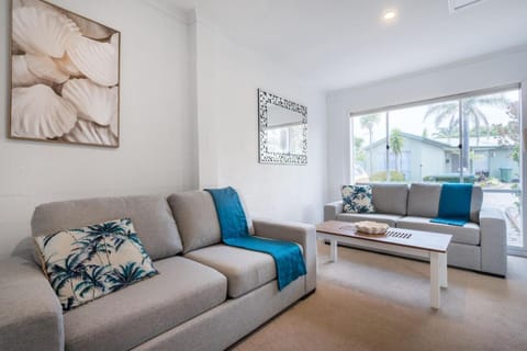 Relaxed Poolside Living in a Resort-style Setting Condo in Dromana