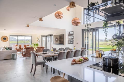 Countryside Luxury Modern Barn Somerton House in Sedgemoor