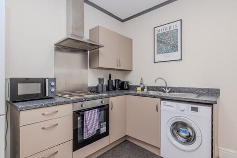 Morden Serviced Accommodation High Standard 4 Apartment in Hove