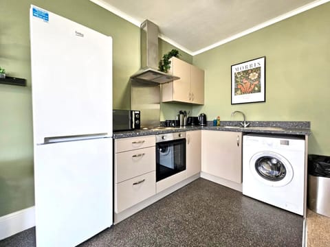 FLASH SALE Central Hove 2 Bedroom Flat BN310FIR05 Apartment in Hove