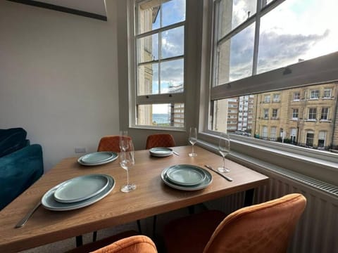 6Morden Serviced Accommodation High Standard6 Apartment in Hove