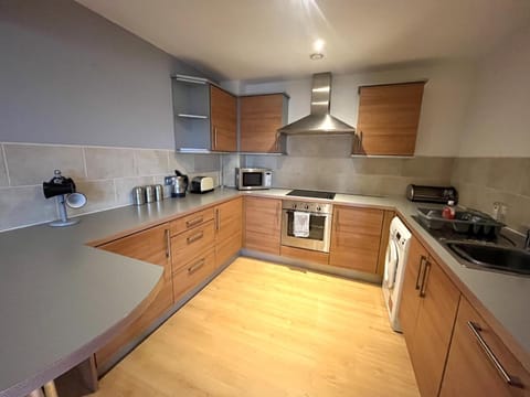 Deluxe Large Apartment Opposite Hepworth Gallery Apartment in Wakefield