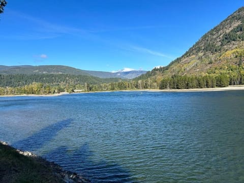 Waterfront, Mountainview House in Castlegar Casa in Castlegar