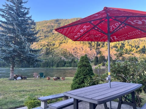 Waterfront, Mountainview House in Castlegar Casa in Castlegar