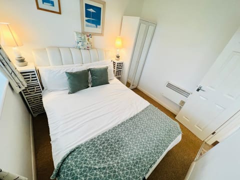 2 Bedroom Chalet SB109, Sandown Bay, Isle of Wight Condominio in Yaverland