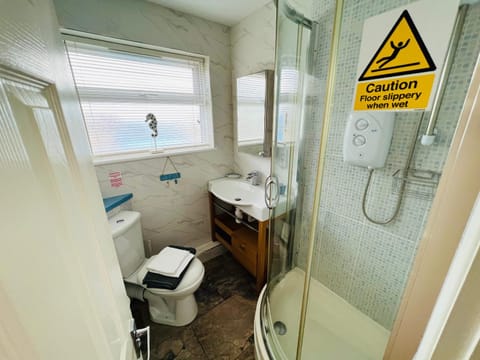 2 Bedroom Chalet SB109, Sandown Bay, Isle of Wight Condominio in Yaverland