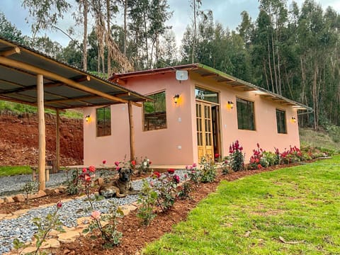 Linda Casa de campo frente a Laguna de Pacucha House in Ayacucho, Peru