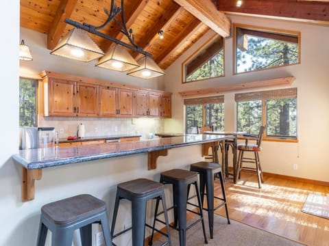 Tahoe Pines, enjoy the outdoors this home has to offers House in Incline Village